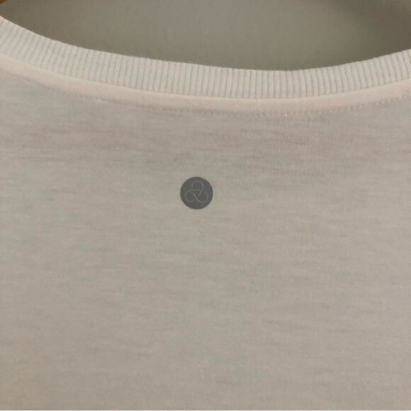 Zella long sleeved white maternity tee shirt in size XL - Picture 7 of 7